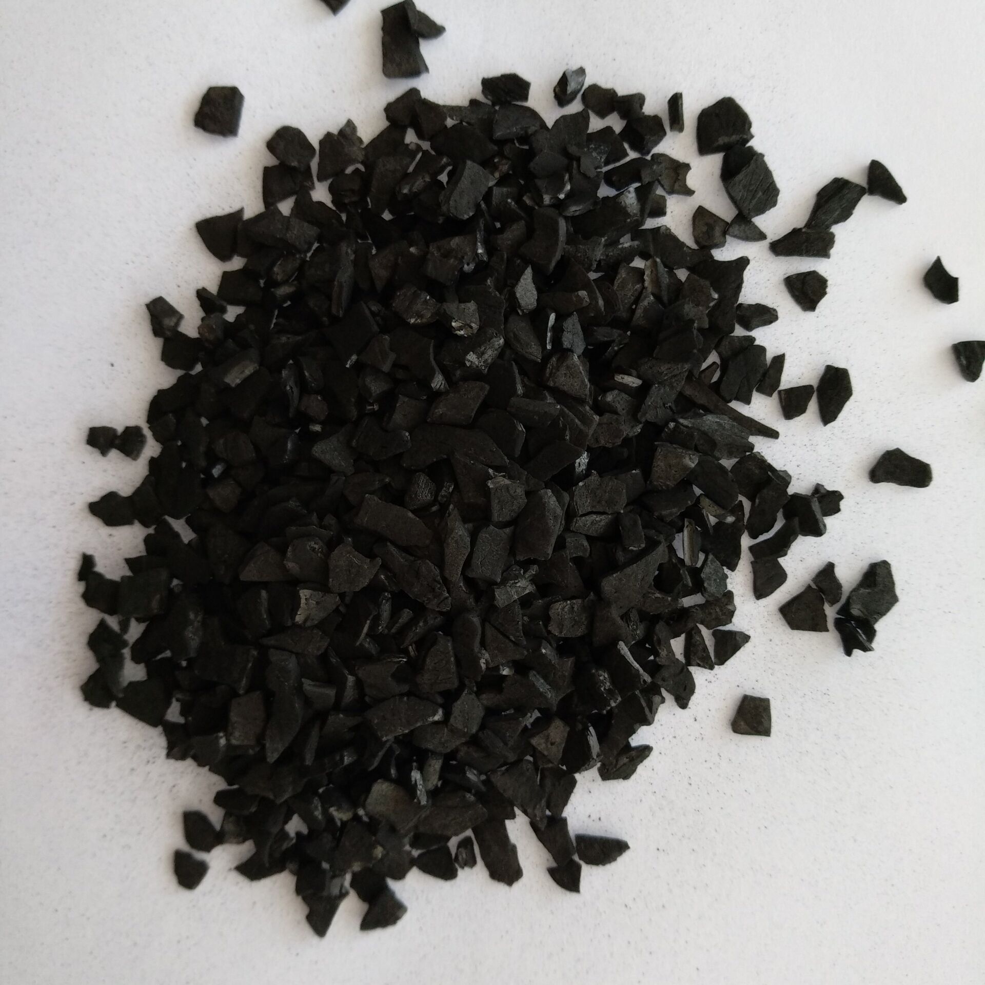 palladium-carbon catalyst