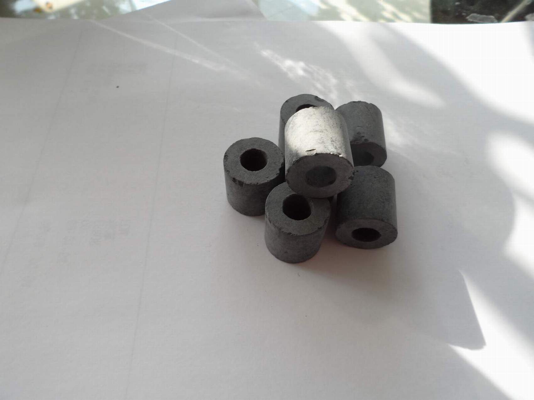 Ammonia decomposition catalyst