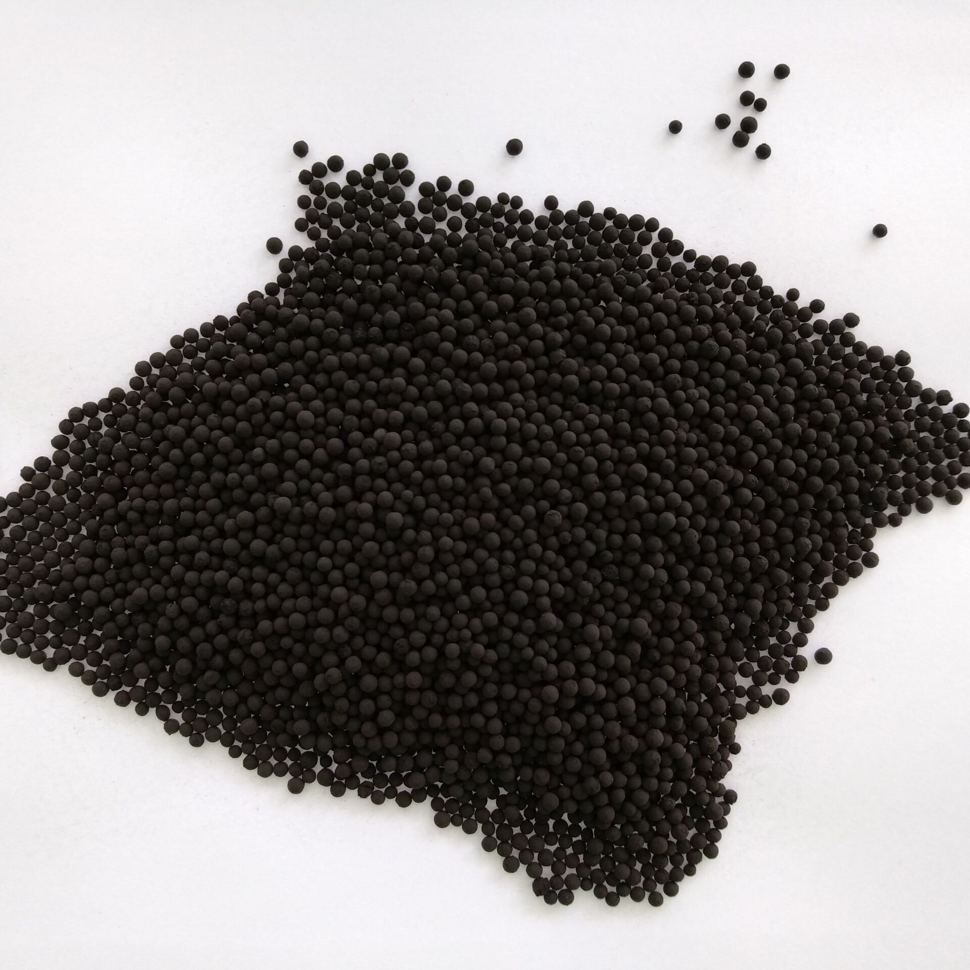 Olefin saturation catalyst