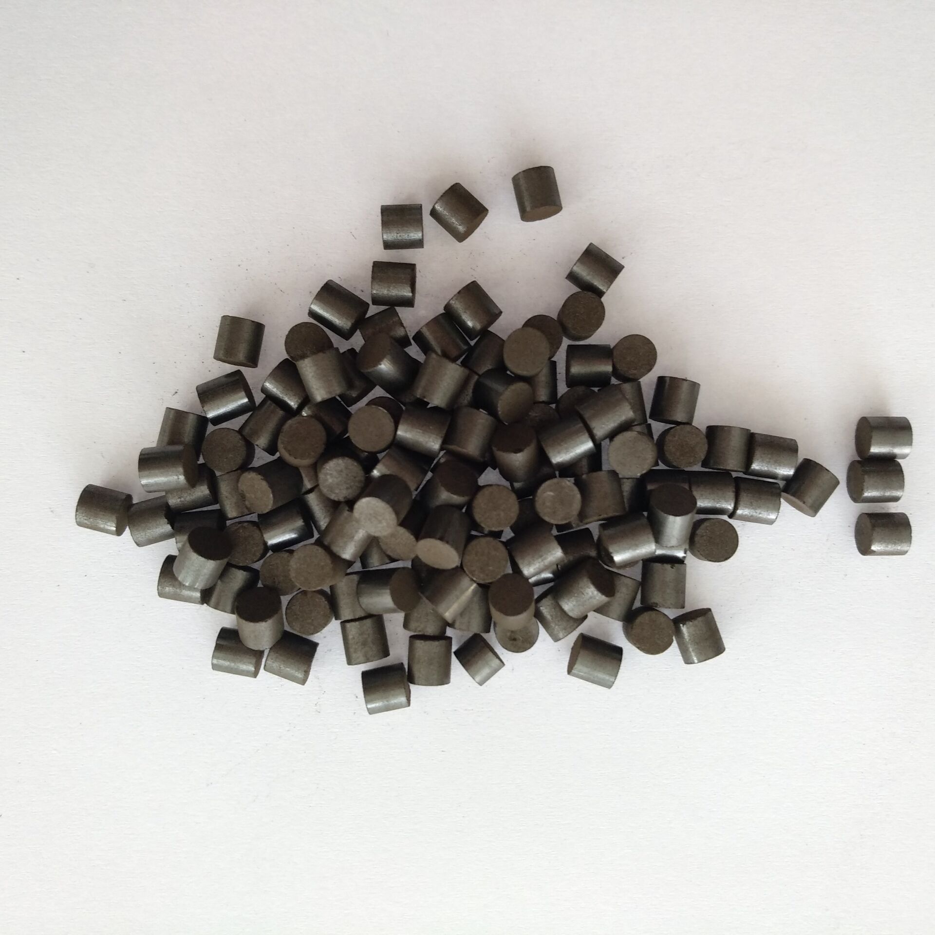 Hydrogenation catalyst of furfural to dimethylfuran