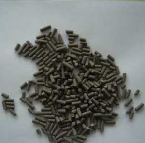 Naphtha liquid chloride removal adsorbent